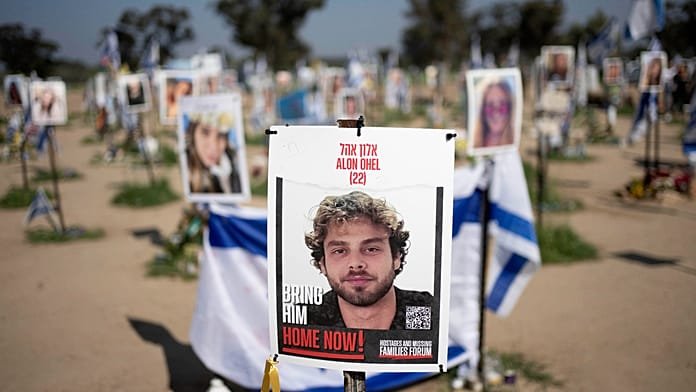 Israelíes tienen esperanza mientras Trump presenta propuesta de paz en memorial de Nova