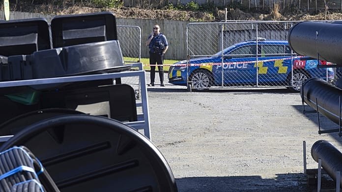 La Policía de Nueva Zelanda mata a un fugitivo que vivió casi 4 años en un bosque con sus 3 hijos