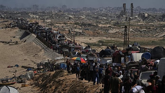 Unos 350.000 palestinos evacuan la ciudad de Gaza con motivo de la ofensiva militar