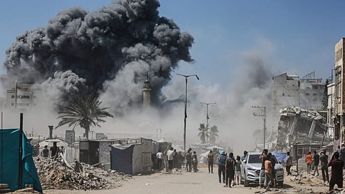 Israel intensifica los bombardeos en Gaza, recomienda la evacuación y estipula una zona humanitaria