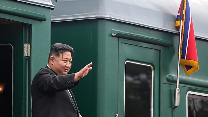 Kim Jong-un viaja a Pekín en su tren blindado para la cumbre china del Día de la Victoria