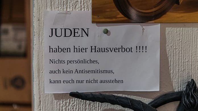 Indignación en Alemania por un cartel en una tienda: "Los judíos no son bienvenidos"