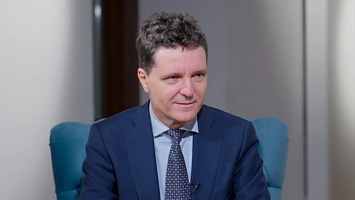 Exclusiva: El presidente de Rumanía, Nicușor Dan impulsa la candidatura de adhesión de Moldavia y Ucrania a la UE, desafiando a Hungría