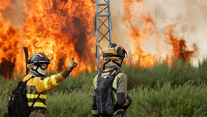 3.000 bomberos forestales de toda España piden mejores condiciones en la lucha contra el fuego
