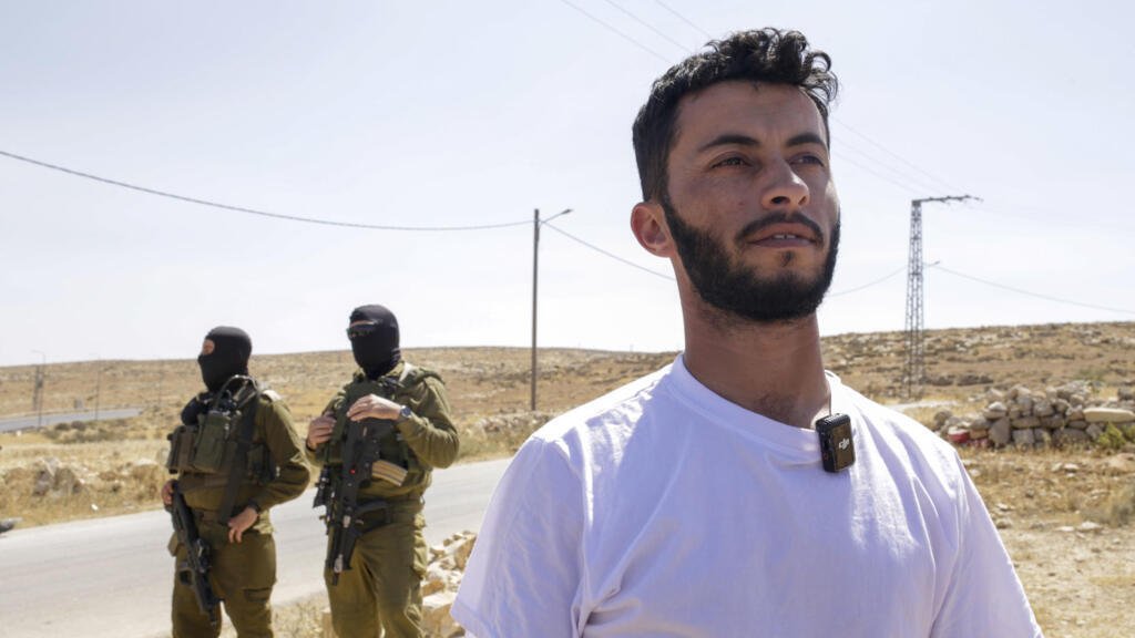 Fuerzas israelíes allanan la casa de Basel Adra, cineasta palestino ganador de un Oscar