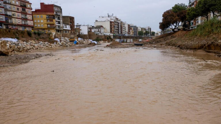 España: Islas Baleares pasan de alerta roja a naranja, pero continúa temporal de lluvias