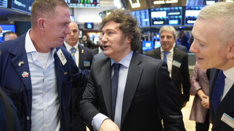 La Bolsa argentina se desploma tras la derrota de Milei en las legislativas de Buenos Aires