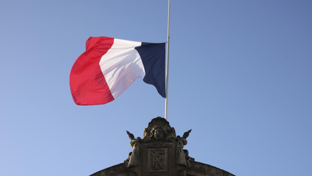 Crisis fiscal en Francia: la dimisión de Bayrou agrava la batalla por el presupuesto