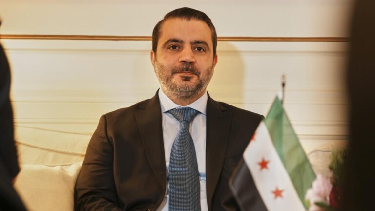 El jefe de la diplomacia siria es recibido en Washington, primera vez en más de 25 años