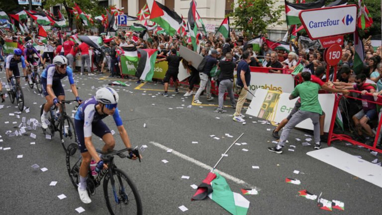 ¿Hasta dónde escalarán protestas propalestinas en el deporte luego de trastornos en la Vuelta a España?