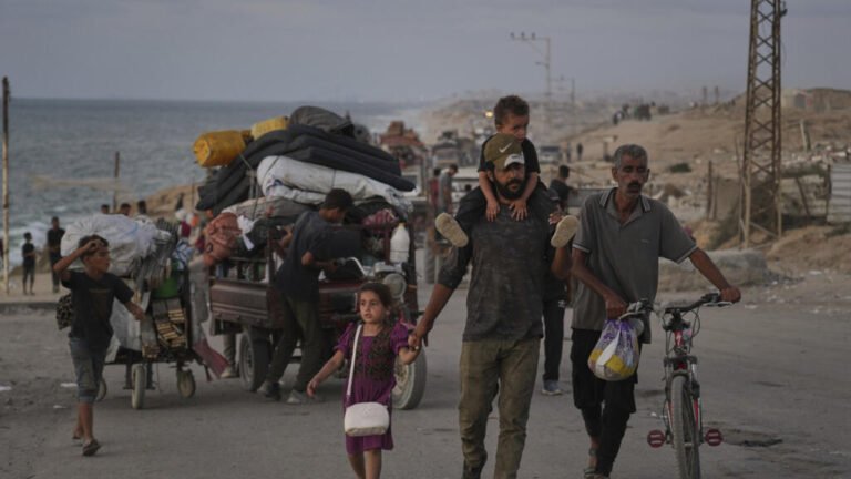 Un millón de palestinos desplazados hacia el sur de Gaza, denuncia el gobierno gazatí controlado por Hamás