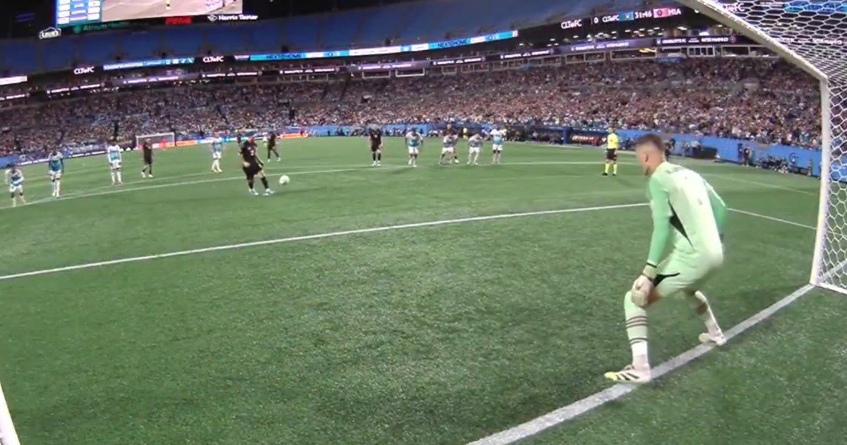 Messi y un minuto de horror en Inter Miami: quiso picar un penal, se lo atajaron y en la jugada siguiente Charlotte FC marcó el 1-0 en la MLS