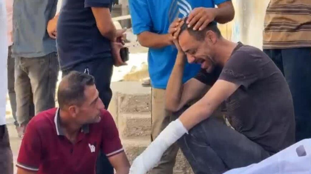 "Nos desplazamos de una tragedia a otra": Ataques en Gaza dejan más de 50 muertos