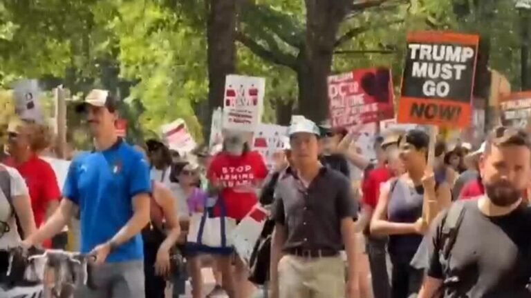 Manifestaciones contra el plan de desplegar la Guardia Nacional en Chicago
