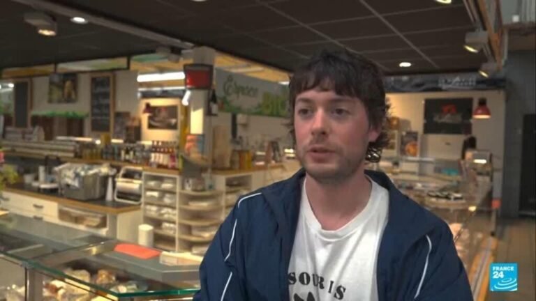 Francia: ciudadanos esperan cambio significativo tras caída de Bayrou