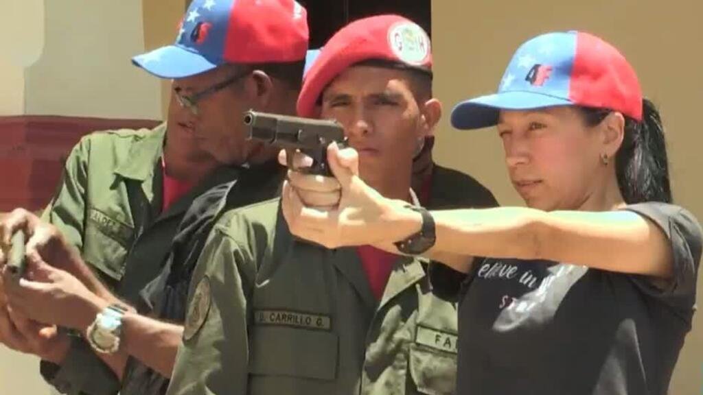 Venezuela: Gobierno entrena milicias ante "amenaza estadounidense" en el Caribe