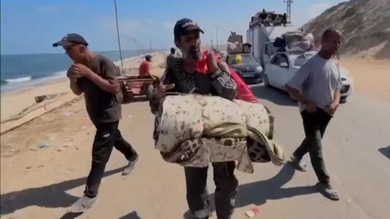 Guerra en Gaza: palestinos se desplazan constantemente huyendo de ataques