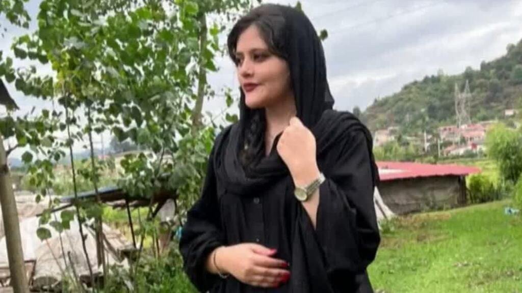 Irán: tres años de la muerte de Mahsa Amini, ¿qué ha cambiado para las mujeres desde entonces?