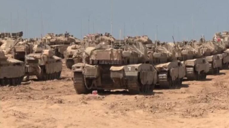 Israel en Ciudad de Gaza: tanques y vehículos blindados avanzan mientras continúan bombardeos