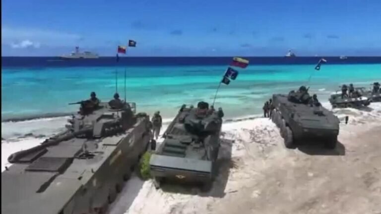 Mientras Trump niega buscar cambio de Gobierno en Venezuela, Maduro fortalece alianzas con Rusia