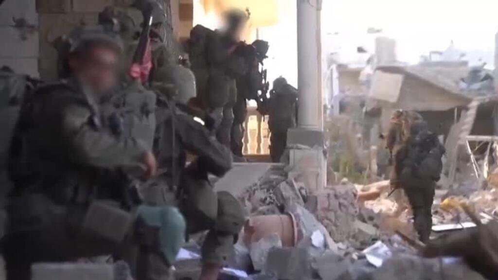 Nuevos ataques israelíes a Ciudad de Gaza obligan a los palestinos a huir al sur de la Franja