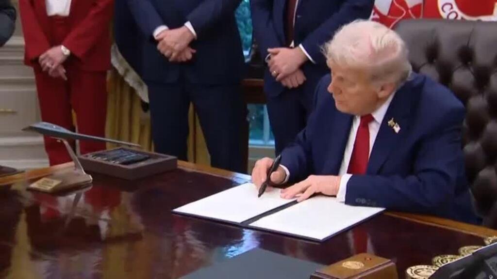 Trump impondrá arancel del 100% a películas producidas fuera de Estados Unidos