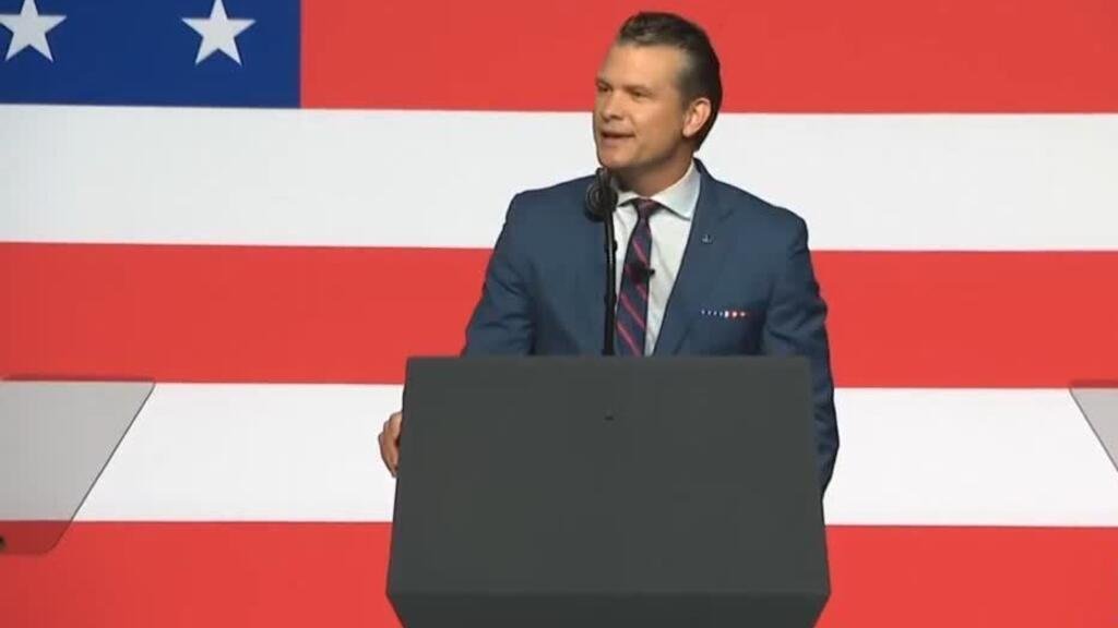 Donald Trump y Pete Hegseth arremeten contra militares "gordos", mujeres y cultura 'woke'