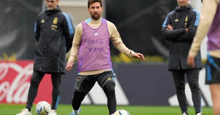 Lionel Messi, el último baile: similitudes y diferencias de su debut a su despedida de las Eliminatorias con la Selección Argentina