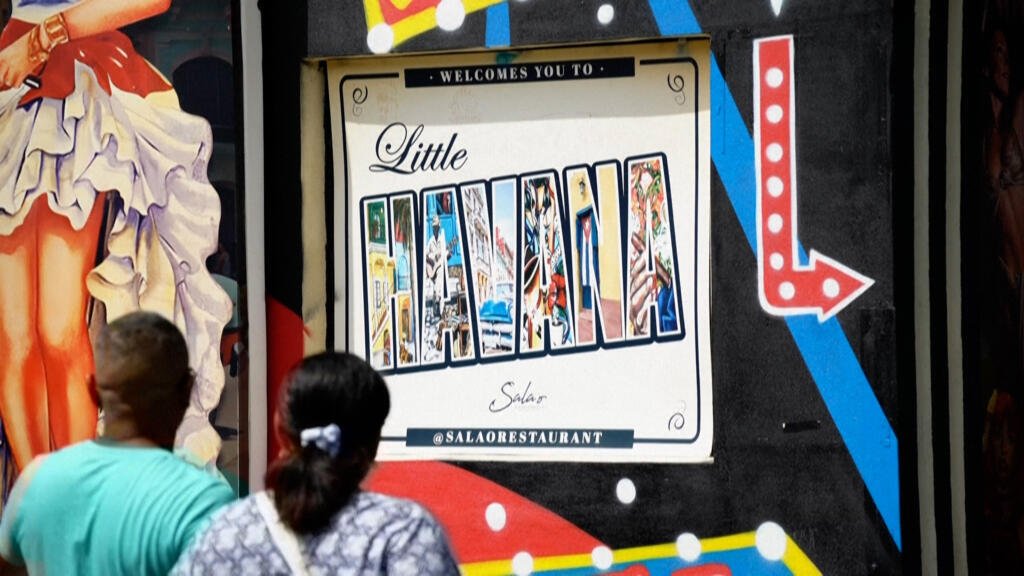 En Estados Unidos, los cubanos temen el fin de su privilegio migratorio