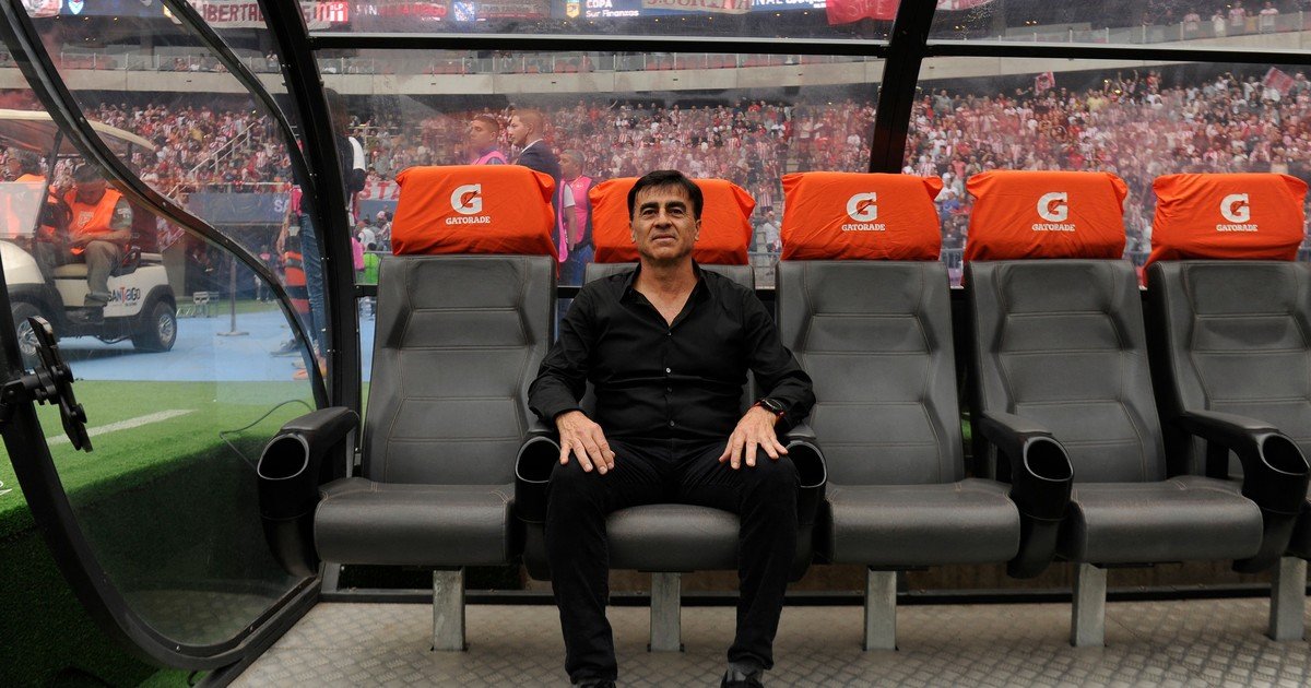 Independiente avanza por Gustavo Quinteros: ¿qué falta para que sea el nuevo DT?