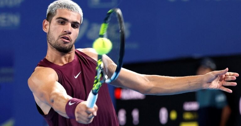 Carlos Alcaraz hizo el punto del año y avanzó a semifinales del ATP 500 de Tokio: "He jugado increíble hoy"