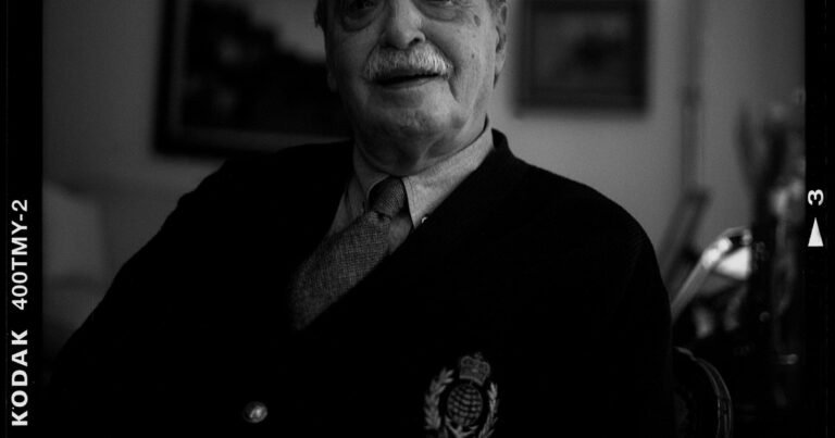 A cuatro décadas del Juicio a las Juntas, un libro indaga en la vida de Julio César Strassera