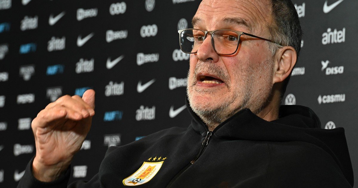 Marcelo Bielsa clasificó a Uruguay en el Mundial 2026 pero en conferencia le puso un freno a la alegría con su recuerdo más triste como DT