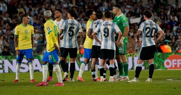 "Eran todos Messi": un jugador de Brasil contó la pesadilla que vivió en la goleada de Argentina al Scratch en el Monumental