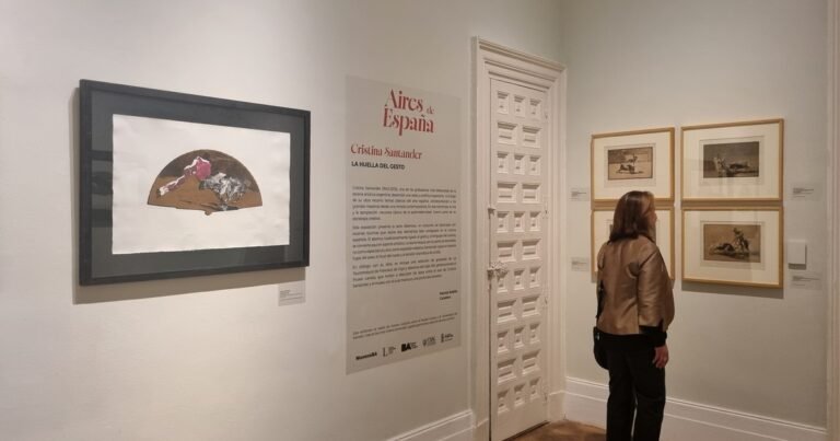 “Aires de España”: el Museo Larreta homenajea a Cristina Santander con abanicos y tauromaquia