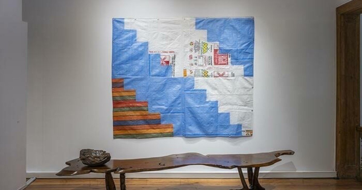 “Monte”: maderas del monte santiagueño dialogan con arte contemporáneo en Herlitzka&Co