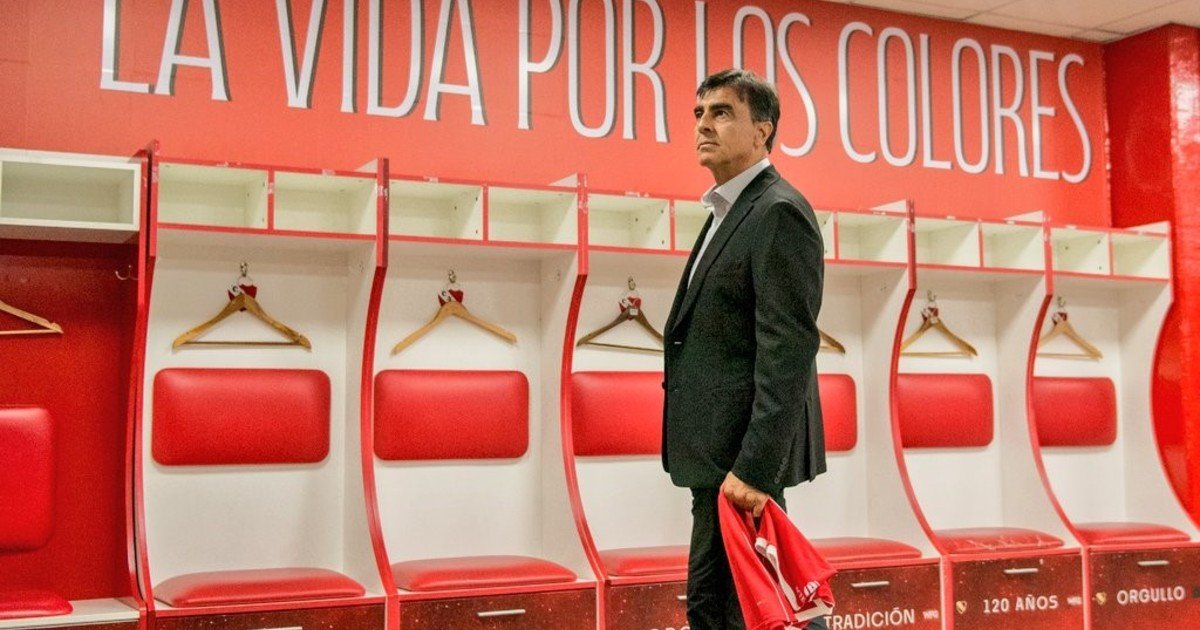 Gustavo Quinteros se prepara para el estreno en Independiente: cómo les fue a los otros DT del Rojo que debutaron ante Racing
