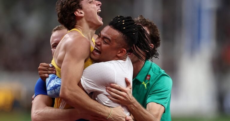 Armand Duplantis, otra vez colosal: batió por 14° vez su récord mundial de salto con garrocha con 6,30m en el Mundial de atletismo