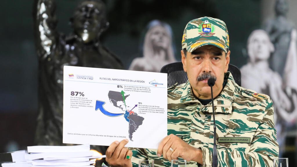 Maduro firma un decreto que le otorga poderes especiales en caso de una "agresión" de EE. UU.