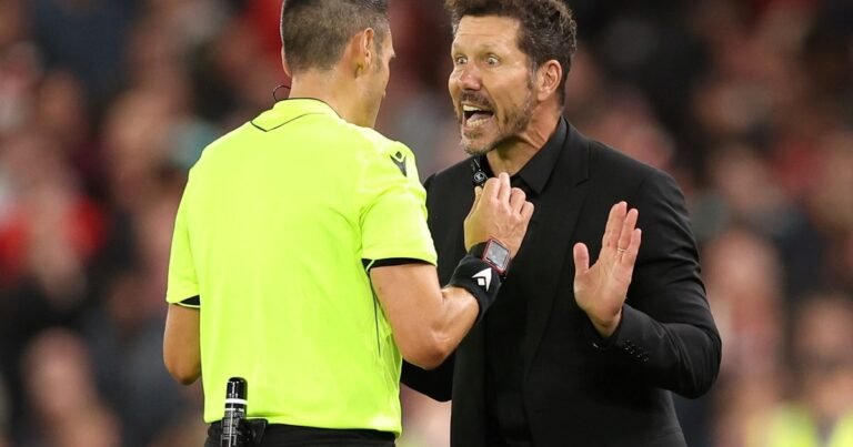 La furia de Diego Simeone con un hincha que provocó su expulsión en Liverpool vs Atlético de Madrid por la Champions: el descargo del DT argentino