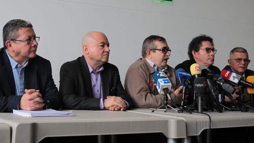 Colombia: la JEP dicta ocho años de sentencias restaurativas a exsecretariado de las FARC por secuestros