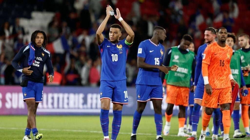 Francia vence a Islandia en París y lidera su grupo en las eliminatorias