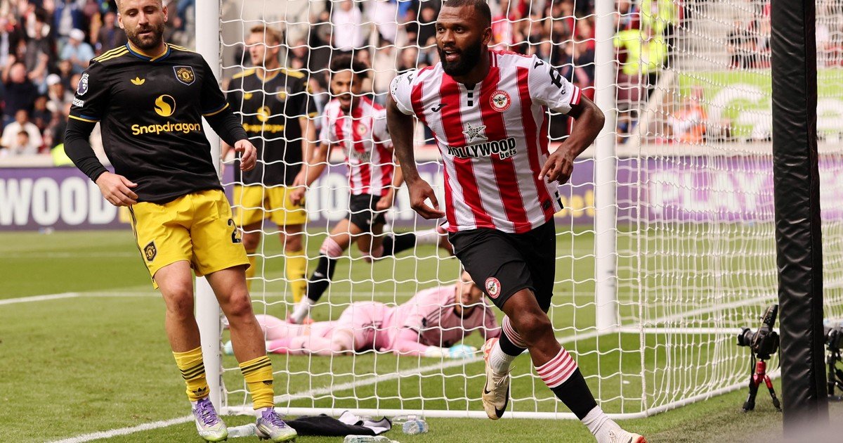 Manchester United recibió otro duro golpe ante Brentford y no puede salir de su crisis