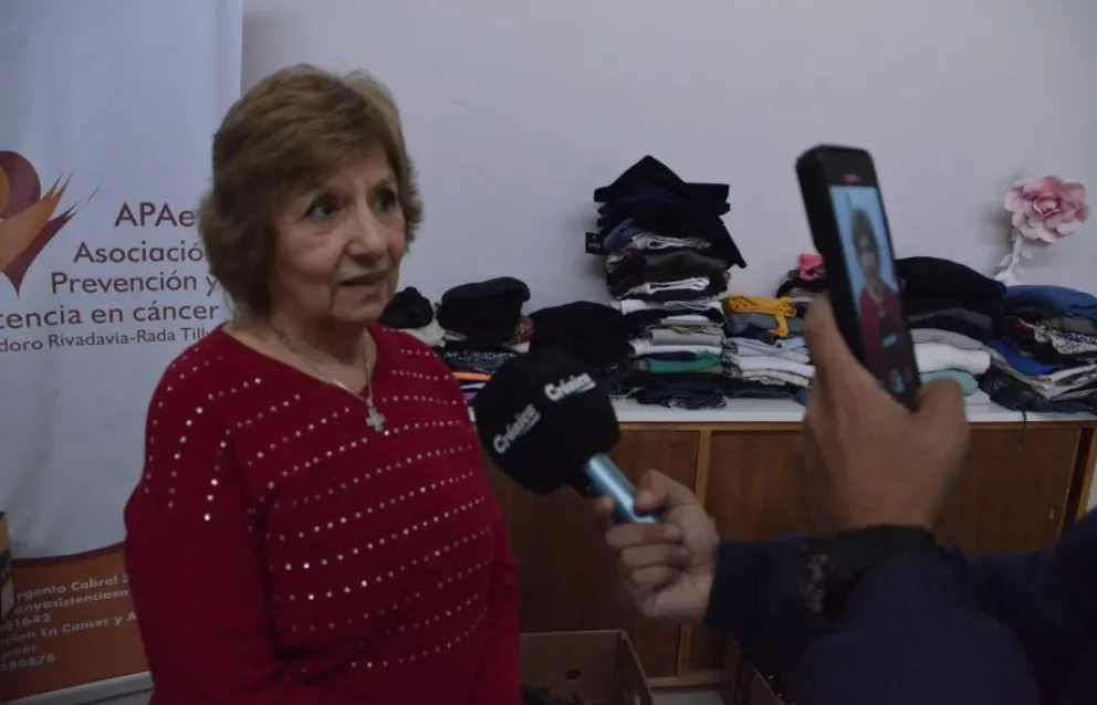 Moda circular a beneficio de APAEC: Venden ropa por kilo para juntar fondos