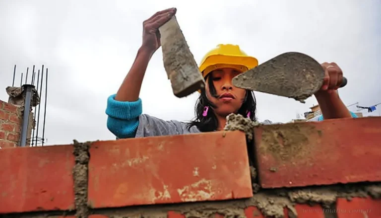 El Municipio y UOCRA firmaron convenios para capacitar a 50 mujeres en oficios de la construcción