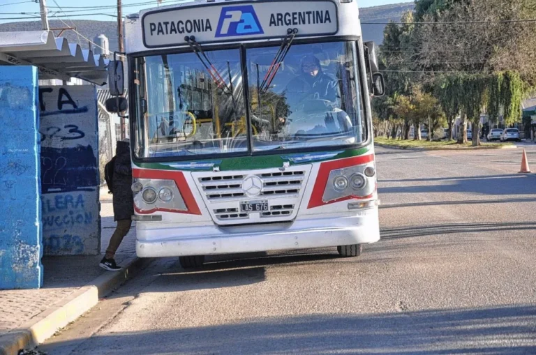 Piden un “boleto mercantil” de colectivo para trabajadores de comercio