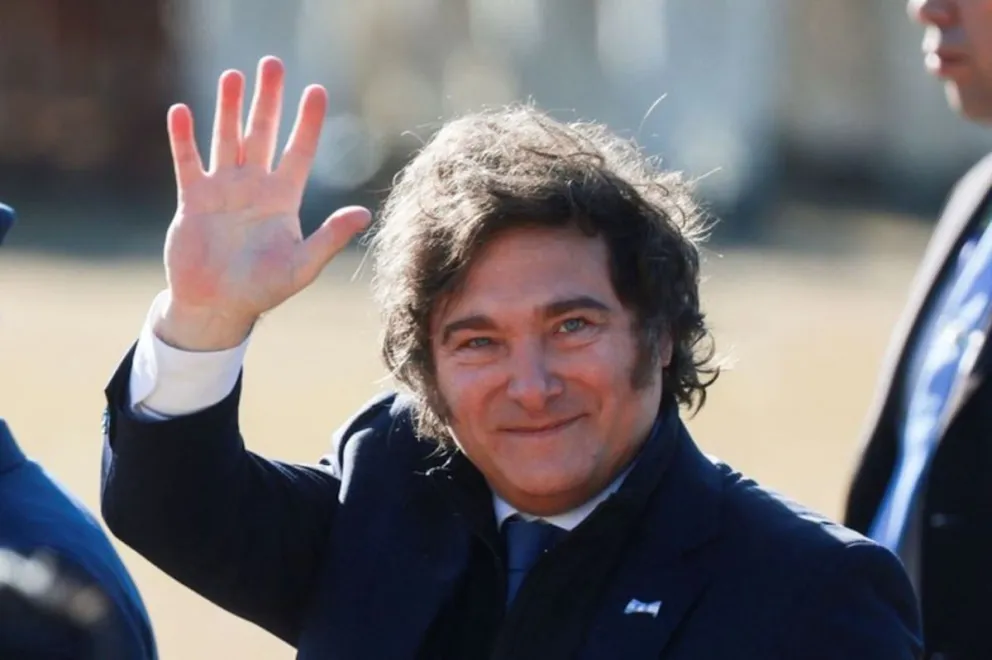 Milei viajó a Estados Unidos y regresará antes de los comicios bonaerenses