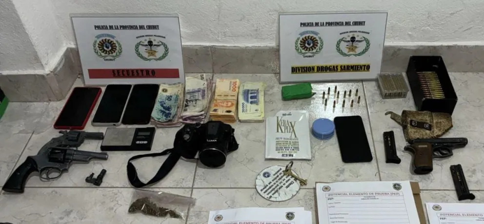 Operativo en Sarmiento: incautan drogas, armas y una suma importante de dinero en una vivienda céntrica