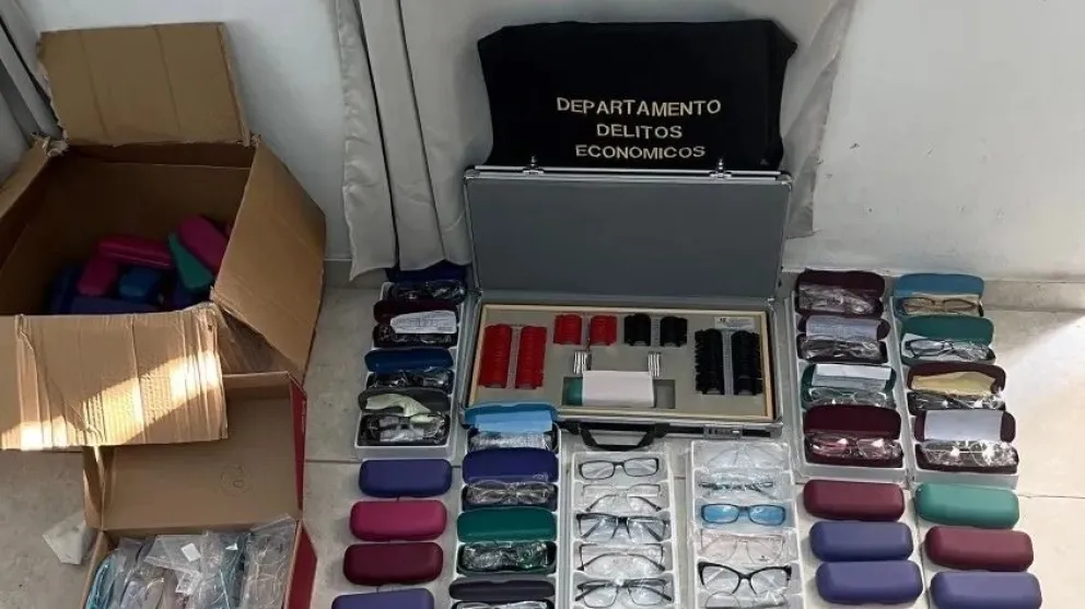 Detienen a estafador que engañaba con falsos controles de salud visual