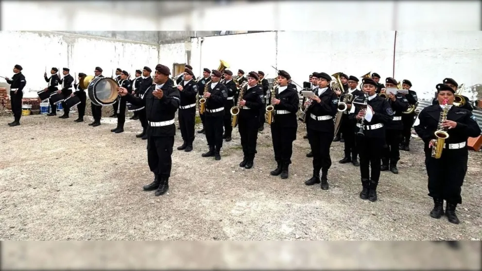 La Banda de la Policía del Chubut celebró 69 años de historia y servicio